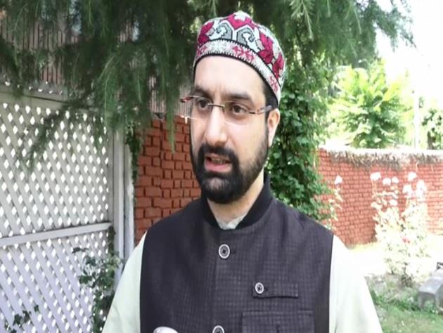 Mirwaiz grieved over flood tragedy in Kerala
